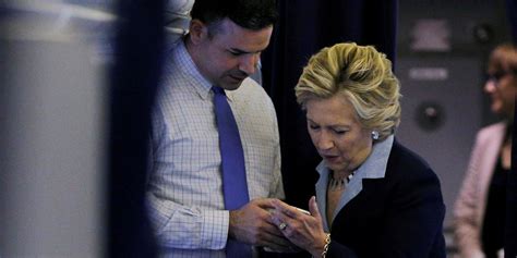 Hillary Clinton went through campaign-staff emails in 2008, book says ...