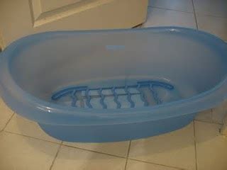 What features should I look for in an infant or toddler bath tub? - Parenting Stack Exchange