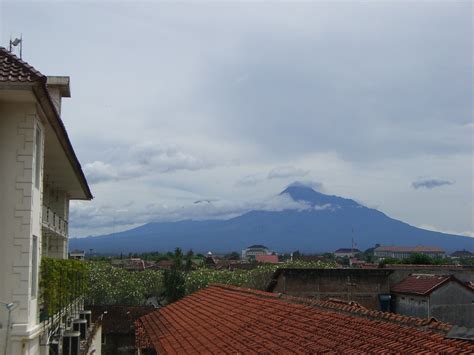 Merapi | Gunung Merapi, the volcano, seen from our hotel bal… | Flickr