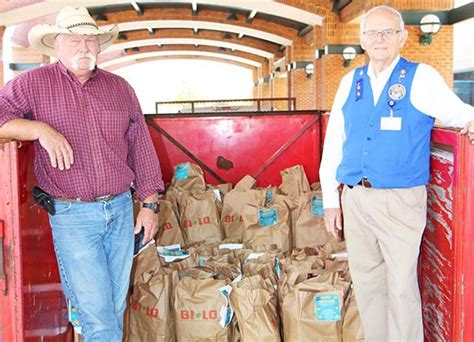 East Georgia Regional Medical Center Auxiliary donates 154 bags of food ...