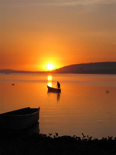 Uganda, Lake Victoria Africa Tour, Africa Do Sul, Out Of Africa, East Africa, Uganda, Travel ...