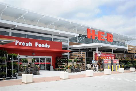 How Beloved Texas Grocery Store H-E-B Prepared for COVID-19 for Months - Eater Austin