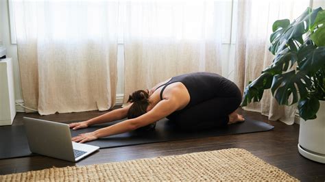 Unlock Your Flexibility: 9 Lat Stretches for Better Posture and Pain Relief - 2023 - GYM GEAR ...