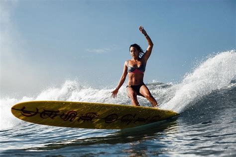 Intermediate Longboard Surfing Tips ~ Surfer Couple