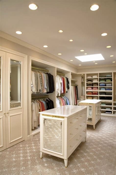 Small Town Sisters: Dream Closet Motivation