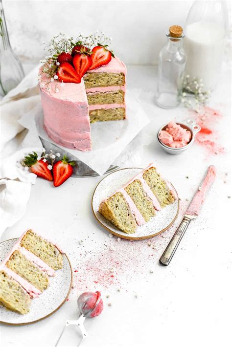 Vegan Strawberry Banana Cake