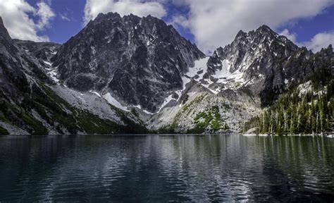 Top photo spots at Colchuck Lake in 2022