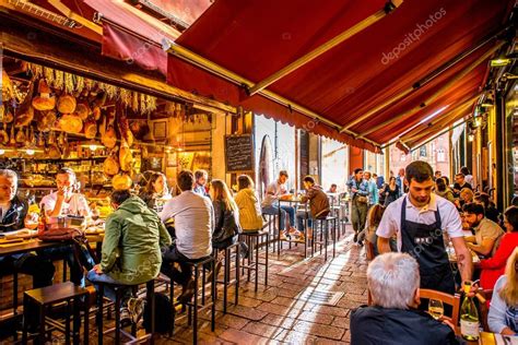 Food markets in Bologna – Stock Editorial Photo © rossandhelen #121395384