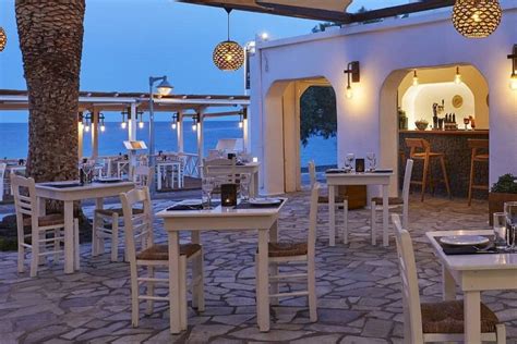 Top 5 fantastic restaurants to visit in Santorini, Greece