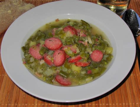 Luxembourg Bouneschlupp (Luxembourg) - traditional dishes Luxembourg - traditional recipes ...