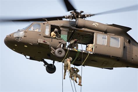 Kosovo Security Force Members Earn U.S. Air Assault Badge > New ...