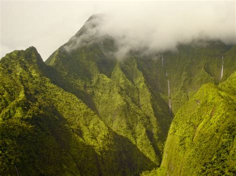 Hawaii's Mount Waialeale Is The Wettest Spot On The Planet