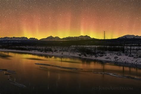 Light pillars and aurora over Montana | Today's Image | EarthSky