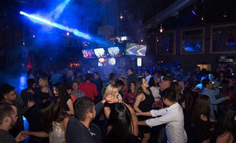 Guide to Nightlife in The Woodlands Area - Hello Woodlands