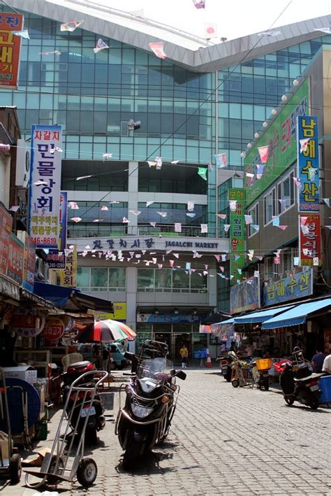 Life's Simple Pleasures: Jagalchi market and seafood lunch in Busan