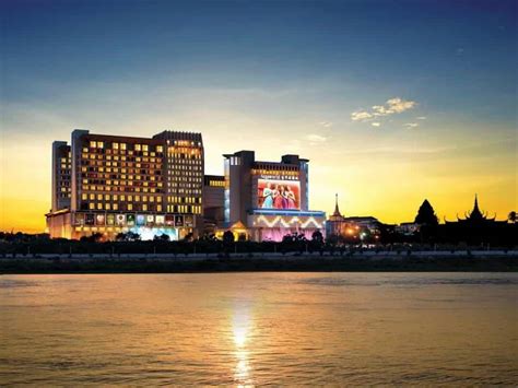 Naga World - Casino chơi bài giải trí số 1 trong khu vực