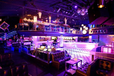 Nightlife in Goa - 18 Nightclubs, Bars, Beach Party in 2024