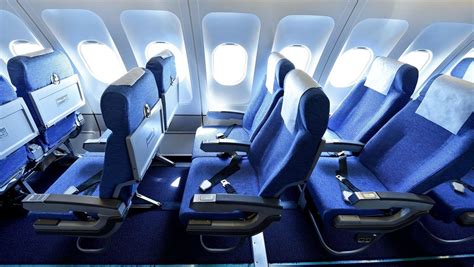 Which seat is better: Window or aisle?