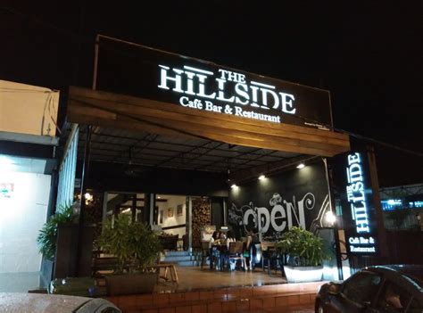 It's About Food!!: The Hillside Cafe Bar and Restaurant