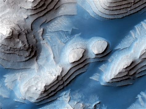 Breathtaking Photos of Mars Terrain Hint at a Mysterious Cyclic Past : ScienceAlert