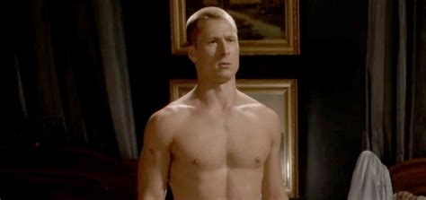 Glen Powell Went Shirtless on ‘Scream Queens’ Yet Again! | Glen Powell ...