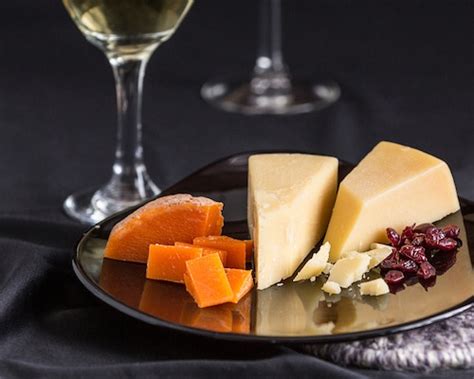 Cheddar Cheeses with Wine Pairing - 4:00 pm - The Art of Cheese