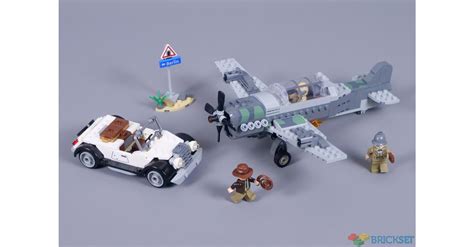 LEGO 77012 Fighter Plane Chase review | Brickset