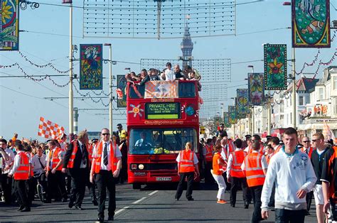 Blackpool FC players and fans celebrate 2010 promotion win - LancsLive