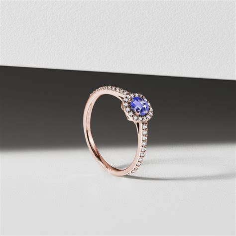 Tanzanite and diamond engagement ring in rose gold | KLENOTA