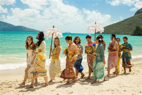‘Ticket to Paradise’ movie review: Julia Roberts, George Clooney sabotage love in Bali — The ...