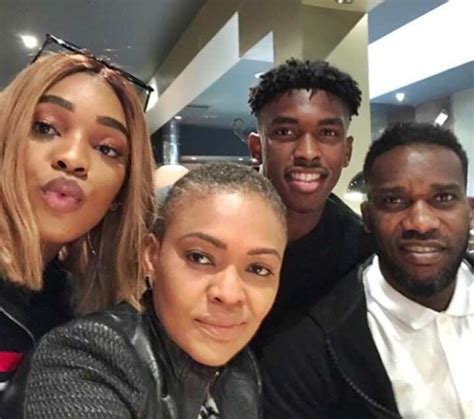 Jay Jay Okocha's wife and children - Legit.ng