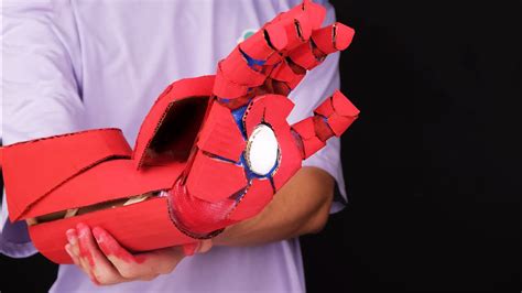 How to make Iron Man Gloves in AVENGERS with Cardboard - YouTube