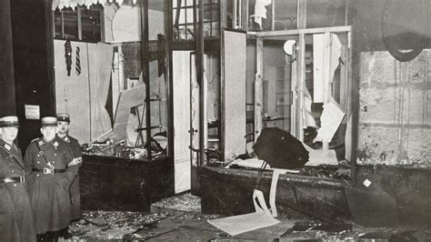 Kristallnacht: Pictures capture horrors of 1938 Nazi pogrom - BBC News