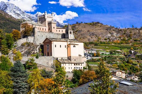 Valle d'Aosta: Wines from the Roof of Italy – Opening a Bottle