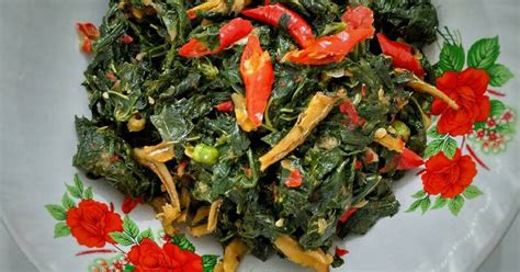 Resep Tumis Daun Singkong Teri / Oseng Daun Singkong oleh winapinta - Cookpad