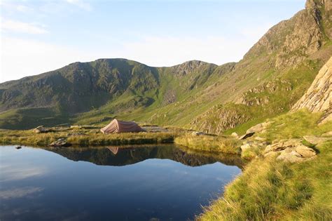 Wild Camping at Hard Tarn, near Helvellyn, in the Lake District, UK ...