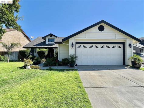 With Swimming Pool - Homes for Sale in Manteca, CA | realtor.com®