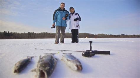 Banff Winter Activities - Lake Louise - Banff National Park