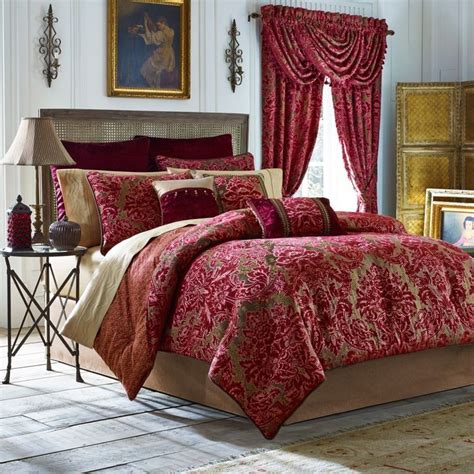 Red luxury bedding set with stylish red matching curtain | Dormitorios