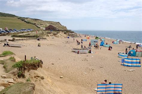 Hive Beach (Burton Bradstock) - Dorset | UK Beach Guide