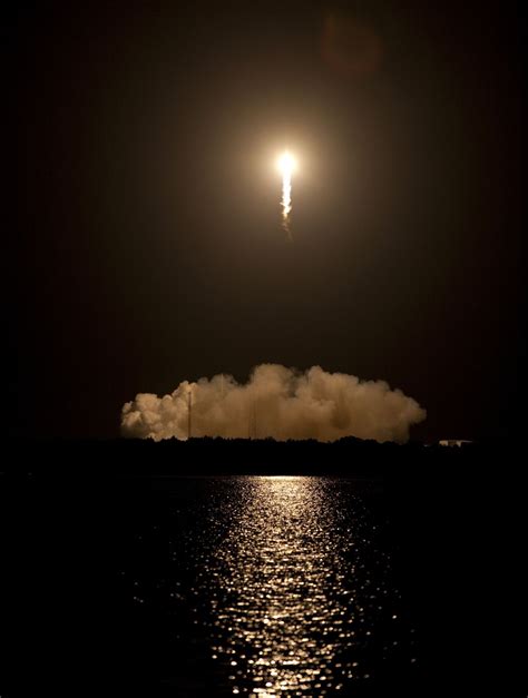 Gallery: SpaceX Dragon Launches on 1st Space Station Cargo Trip ...