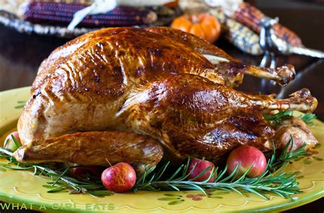 How to safely prepare and slow roast a turkey for Thanksgiving