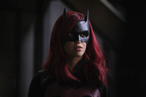 Javicia Leslie Teases New Batsuit In First Look At Her Batwoman On the CW Series