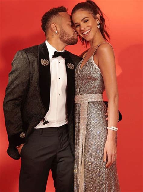 Neymar and girlfriend Bruna cosy up on Instagram during Real Madrid ...