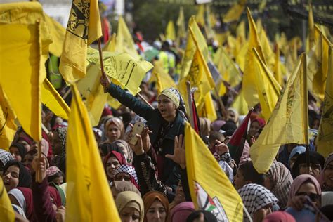 Hamas allows rival Fatah to mark anniversary in Gaza rally