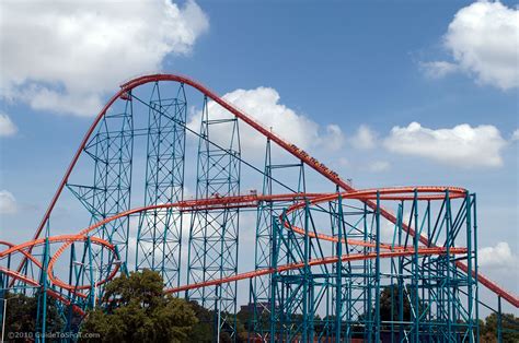 Titan Roller Coaster | Guide to Six Flags over Texas