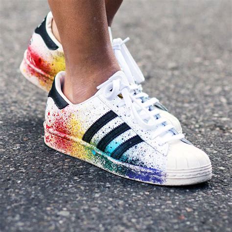 adidas Superstar Rainbow Shoesadidas Superstar Rainbow Shoes - OFour