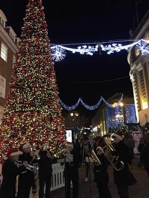 Festive lights pave the way for the Kingston Christmas Market - River Online