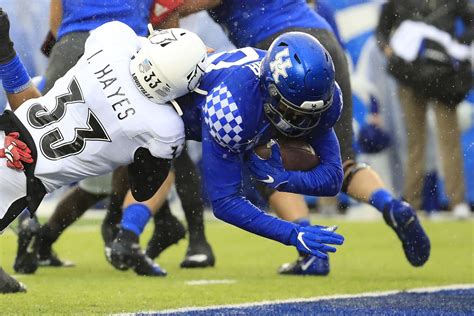 Kentucky Football has another historic rushing game while crushing ...