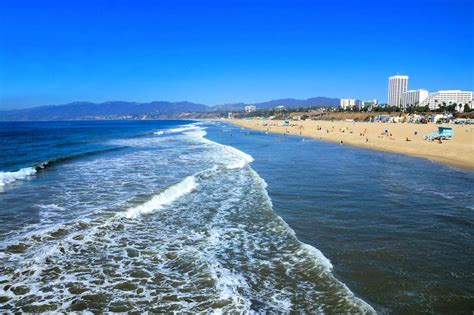 15 Top Surf Spots in Los Angeles